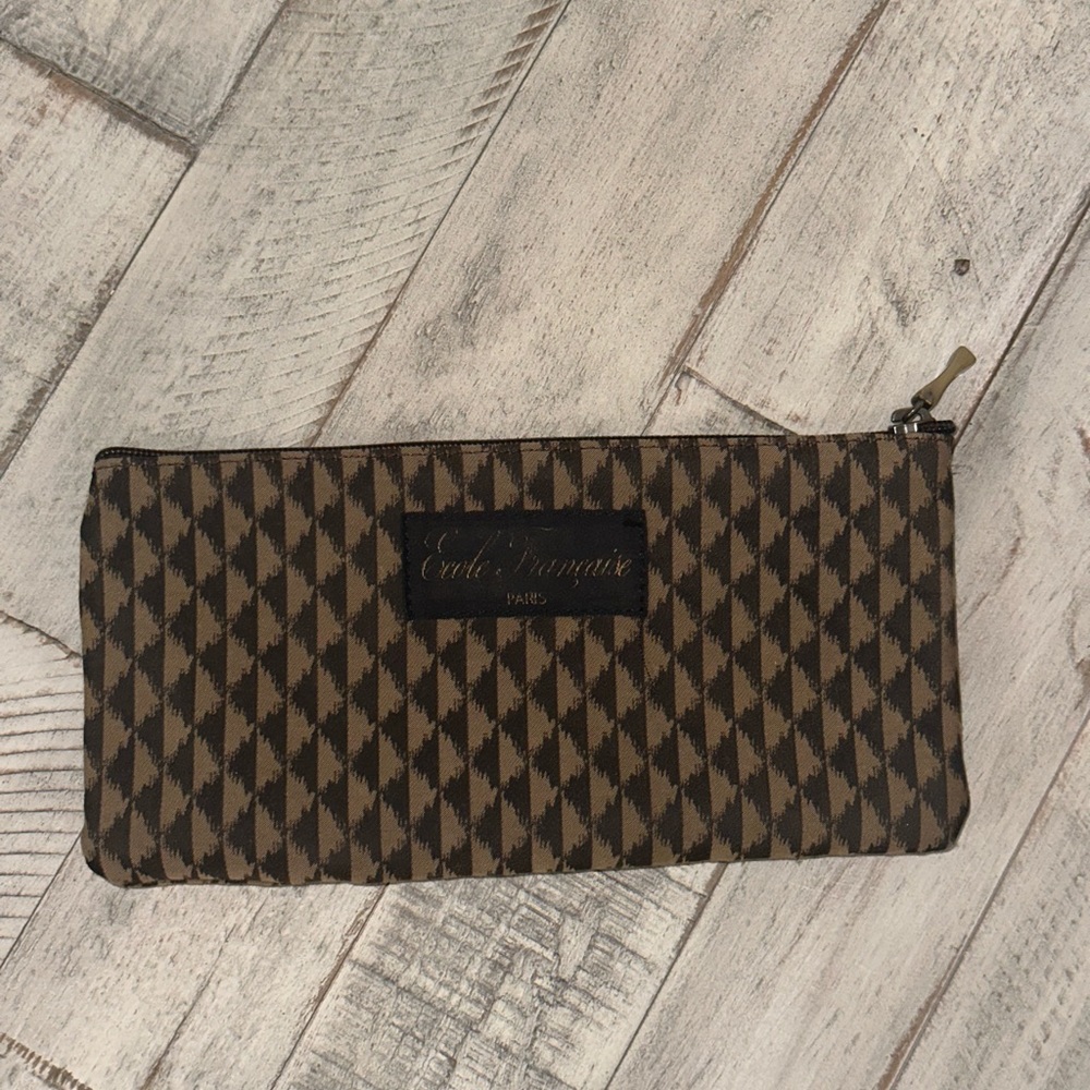 Ecole Française Paris pouch